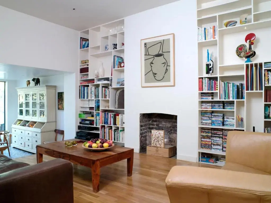 Stunning 5 bed house with private garden