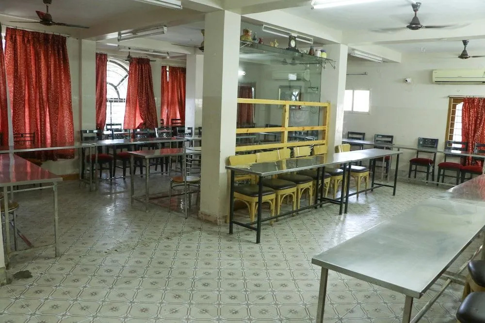 ULO Sai Jayanth Guest House