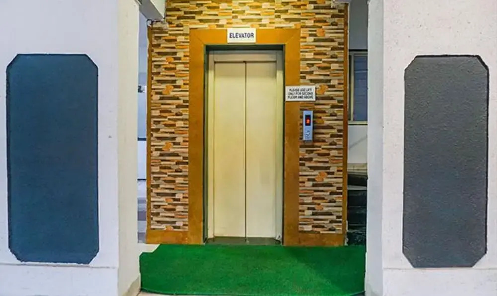 Fabhotel Grandeur