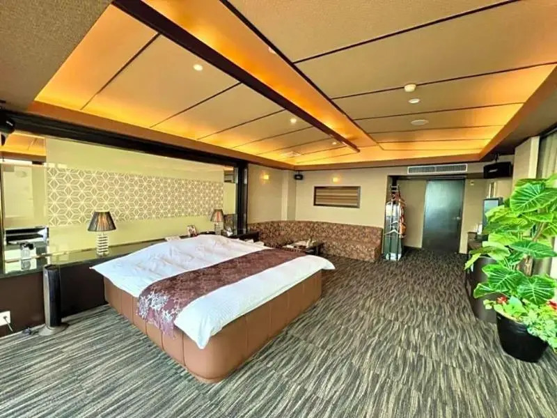 SKY Tower Sweet 4 Beppu, Resort Love Hotel