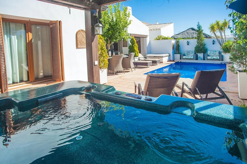 Luxurious Villa in Baños y Mendigo, Spain - Perfect for Families and Groups