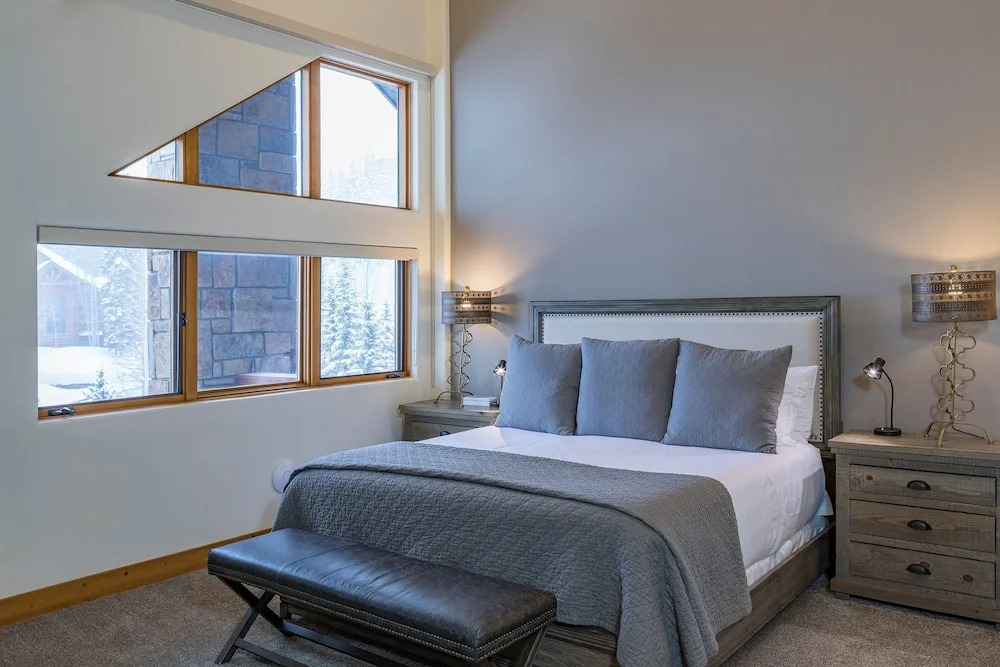 Bear Creek Lodge 410 4 Bedroom Condo by Alpine Lodging Telluride