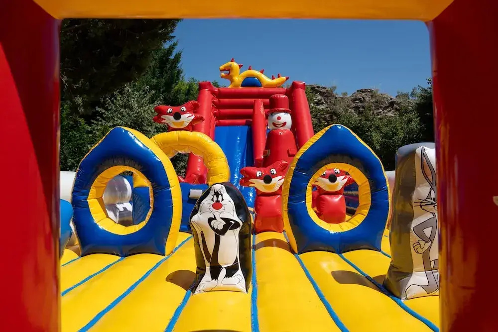 Lake Li̇fe Hotel