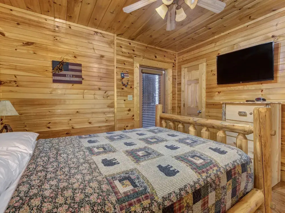 Family Ties Lodge