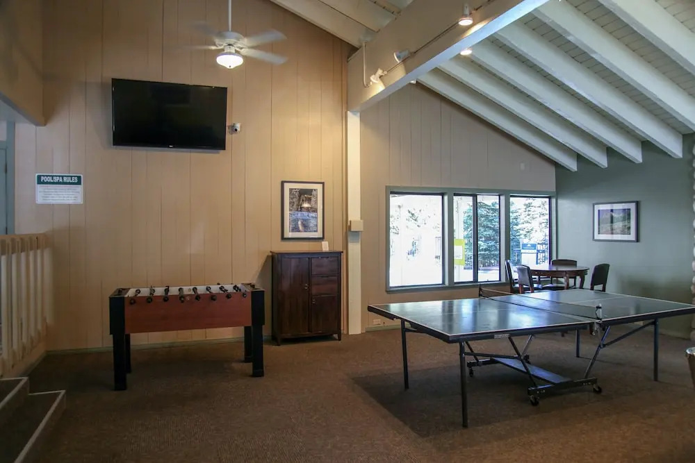 Discovery 4 108 Great Complex Amenities, Close to Canyon Lodge by RedAwning