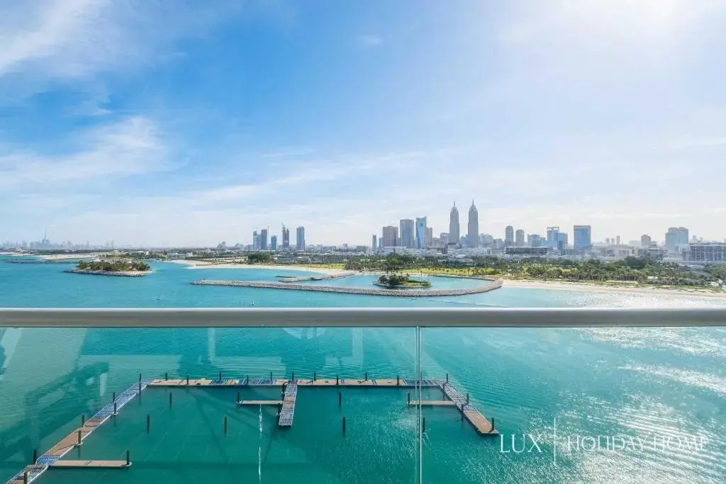 LUX - Opulent Island Suite Burj Khalifa View 1