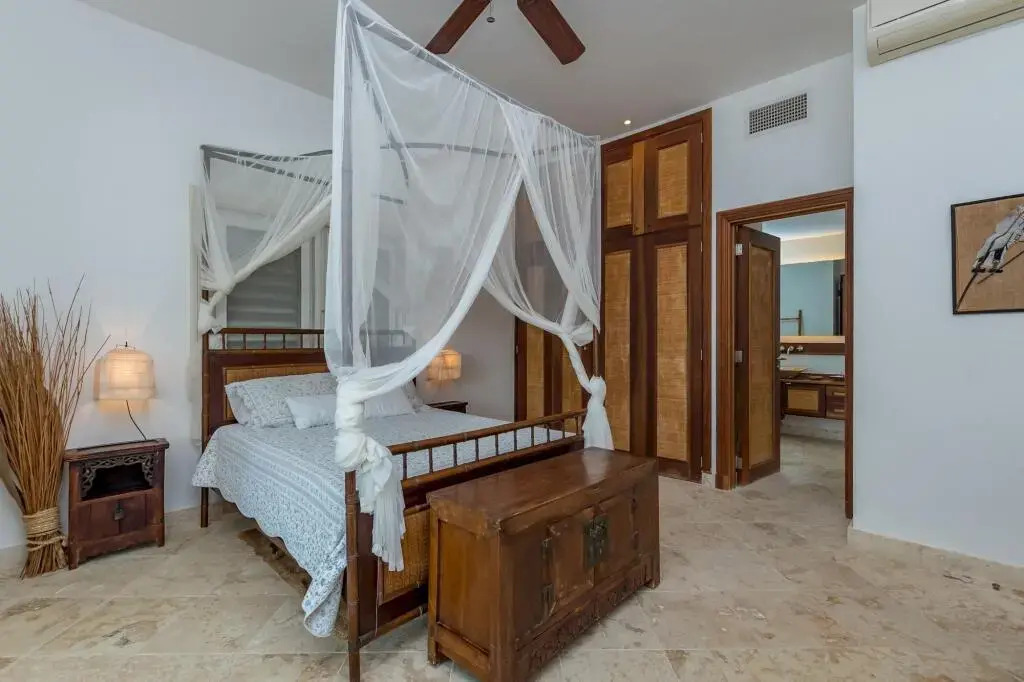 Beautiful villa near Playa Blanca & Serena Beach – Large 2 levels villa with pool, maid, golf