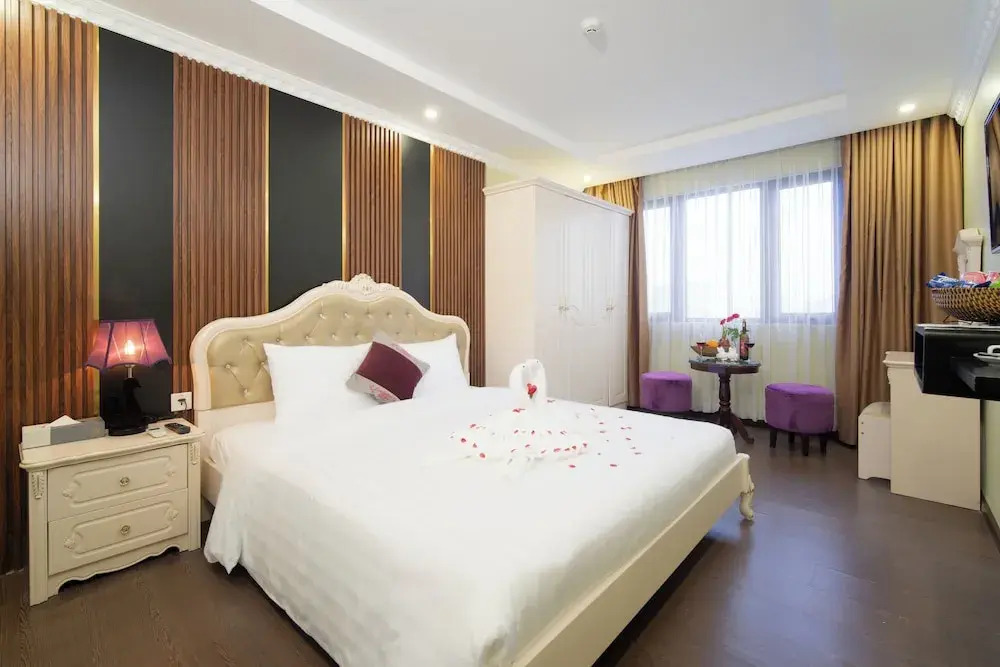Me Q Beach Hotel