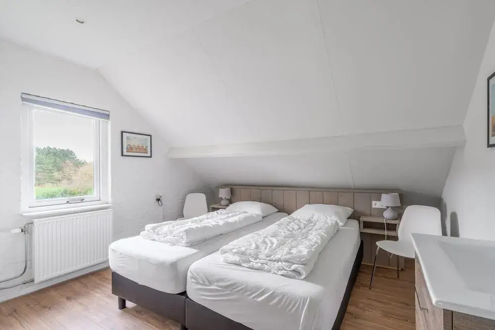 Modernly Furnished Holiday Home for 6 People
