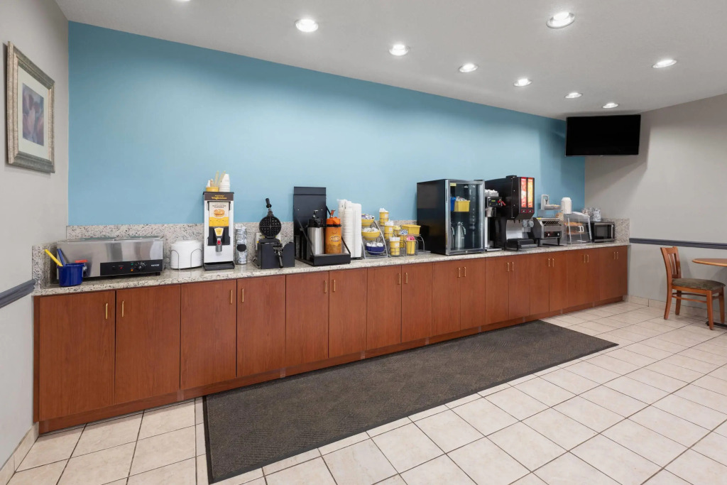 Days Inn & Suites by Wyndham Seaford