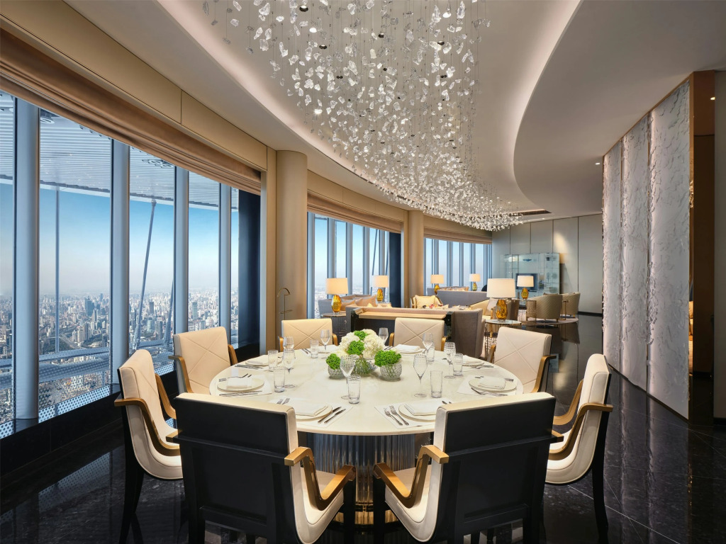 J Hotel, Shanghai Tower