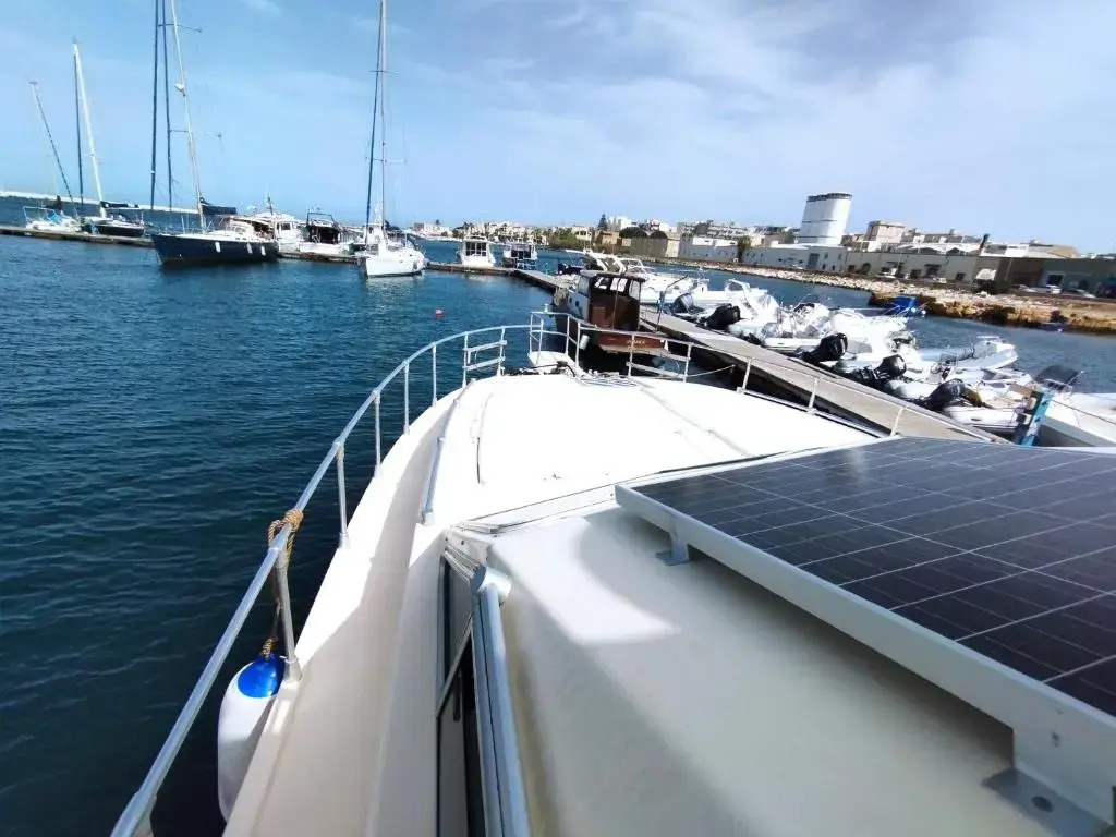B&B Boat Miguel IV