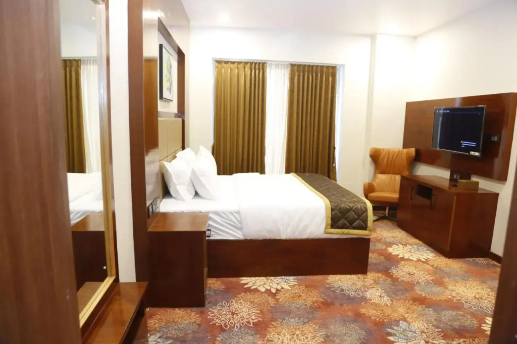 Leroy Grand - Yeshwanthpur