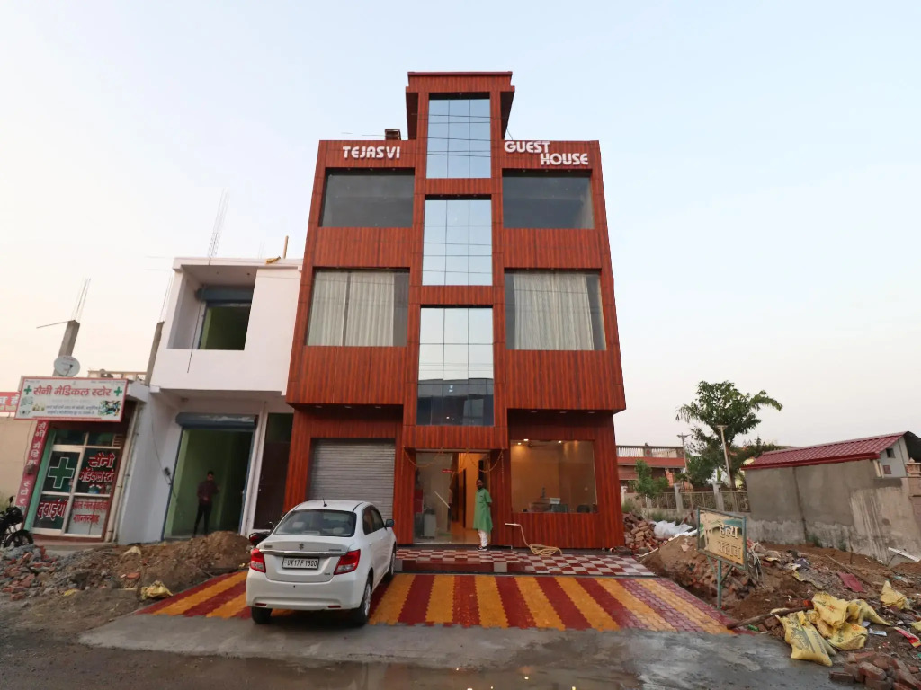 OYO 39292 Hotel Tejasvi