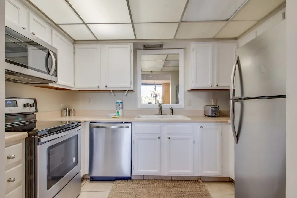 Enclave 202a 2 Bedroom Condo by RedAwning