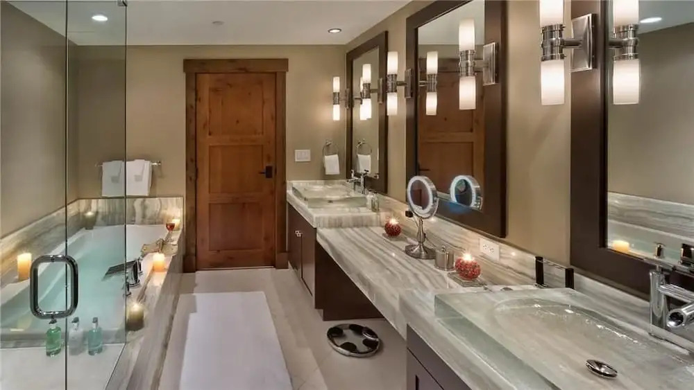 Flat Tops Peak Penthouse 701 4 BedroomCondo By Moving Mountains