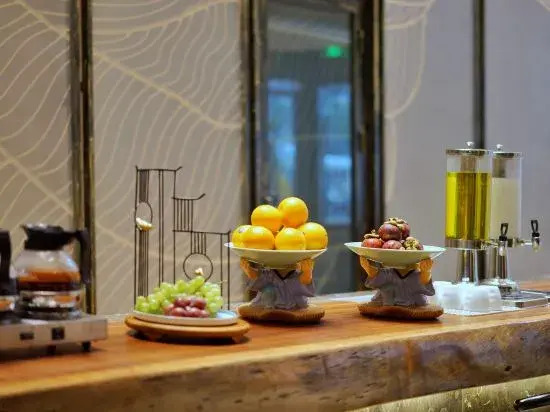 Nanyuan New City Hotel (Dongqian Lake Xiaoputuo Youngor Zoo)