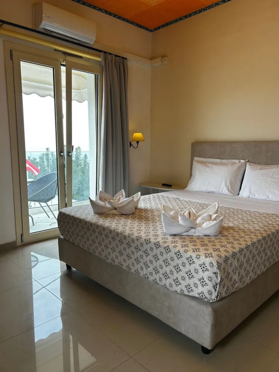 Entire Villa full View 3 bedrooms 3 bathrooms 3 kitchens