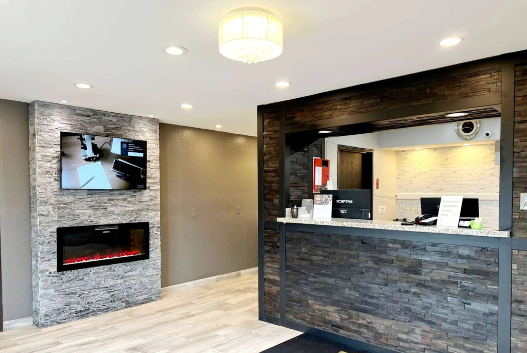 Super 8 by Wyndham Cedar Rapids