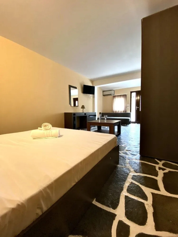Medusa Rooms Kallithea by Lumen
