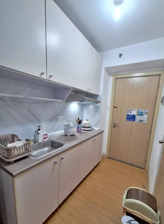 Homey 1BR With Balcony City View in Grace Res