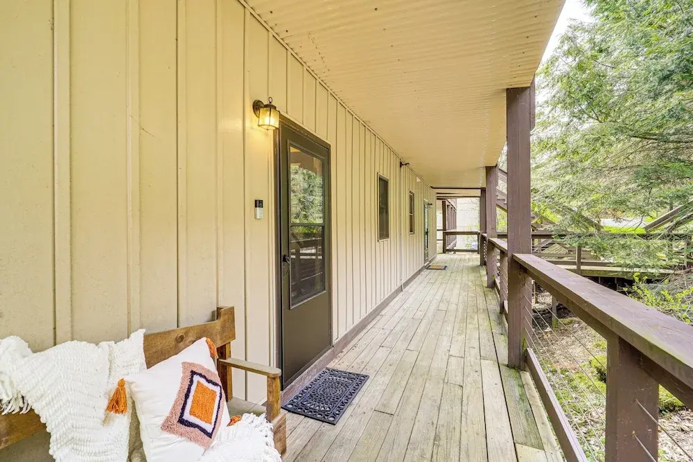 Walk to Hiking & Skiing: Beech Mountain Condo
