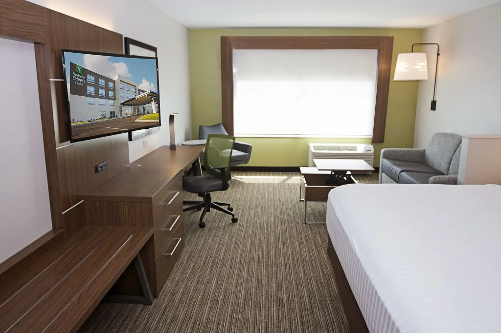 Holiday Inn Express & Suites Greenwood Mall by IHG