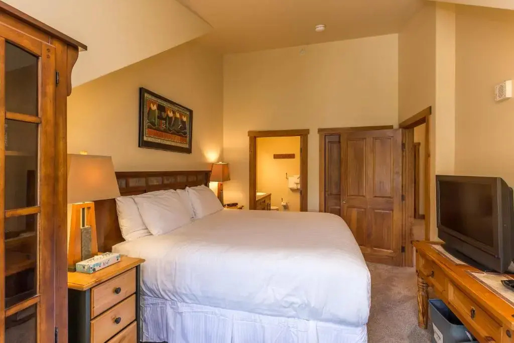 Red Hawk Lodge #2308 by Summit County Mountain Retreats