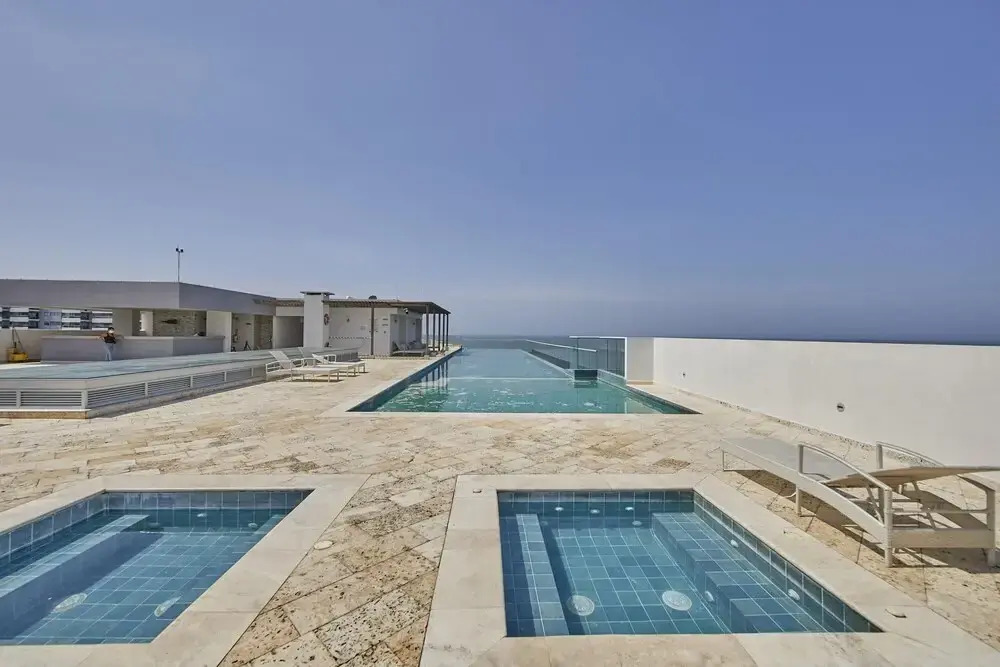 Artsy Oceanview Condo W Incredible Rooftop Pool