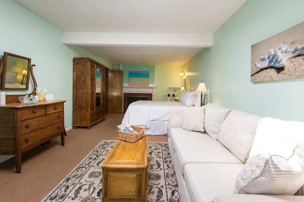 Hanover House Inn