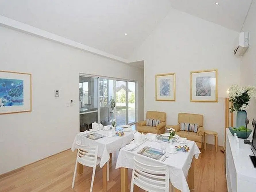 Burns Beach Bed & Breakfast