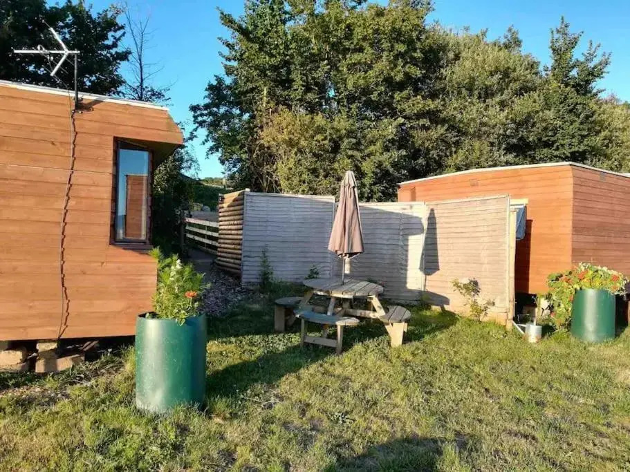 Willow, up-cycled caravan. Farm stay