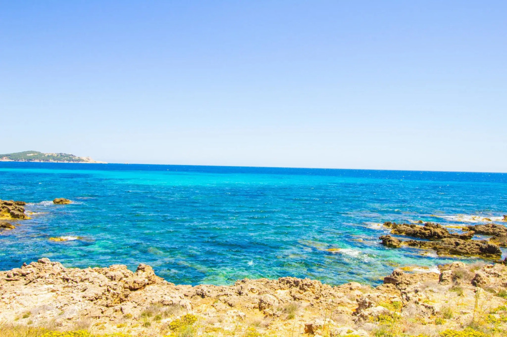 Flat 201M² 4 Bedrooms 3 Bathrooms - Limassol