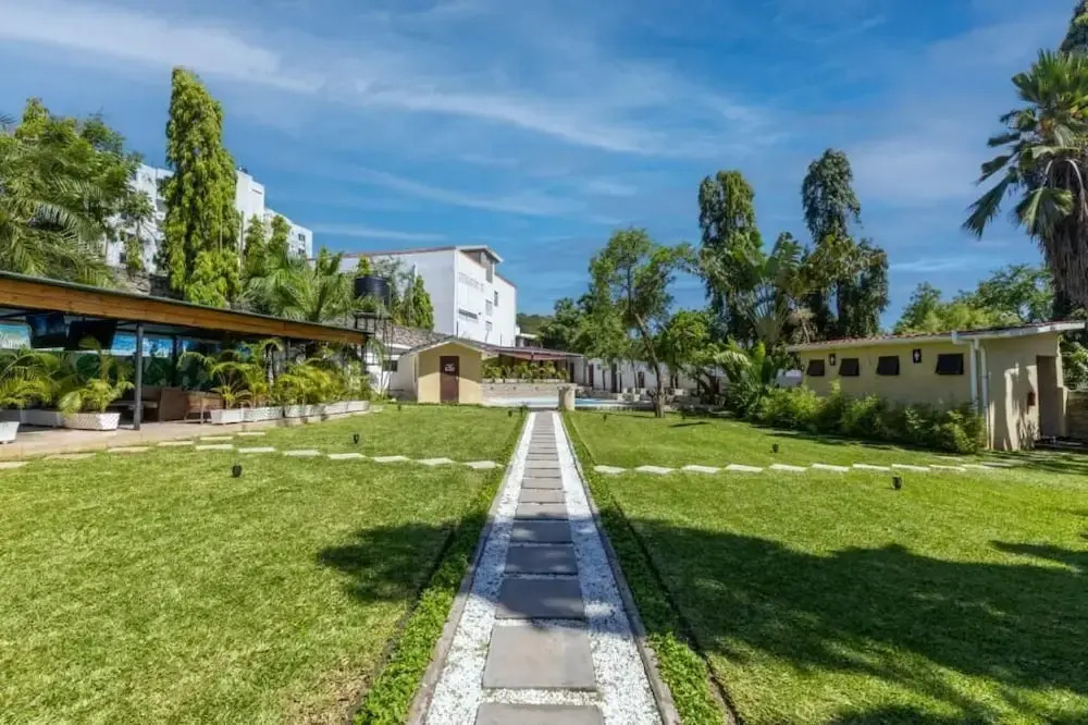 makaazi hotel Nyali