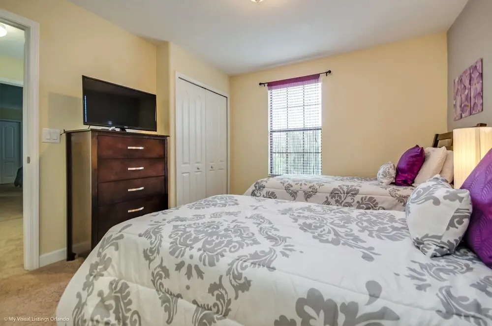 1422 Moonvalley Drive