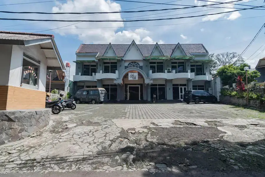 Dequr Hotel Dipati Ukur Mitra RedDoorz
