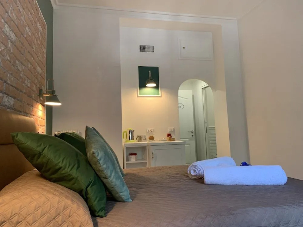 Capital Rooms