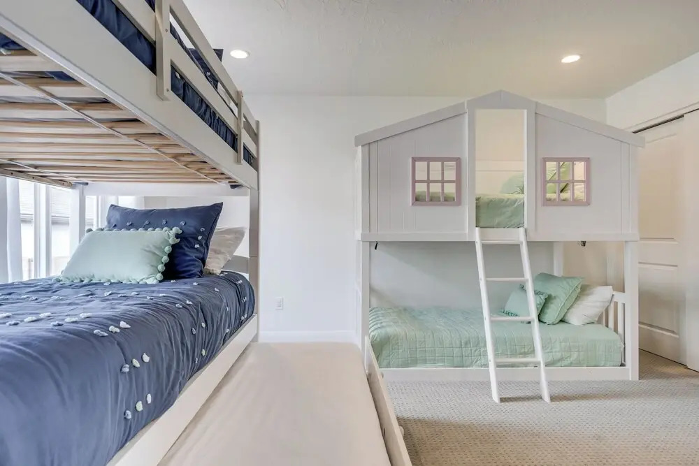 12 Mi to Sand Hollow: Spacious Home w/ Game Room
