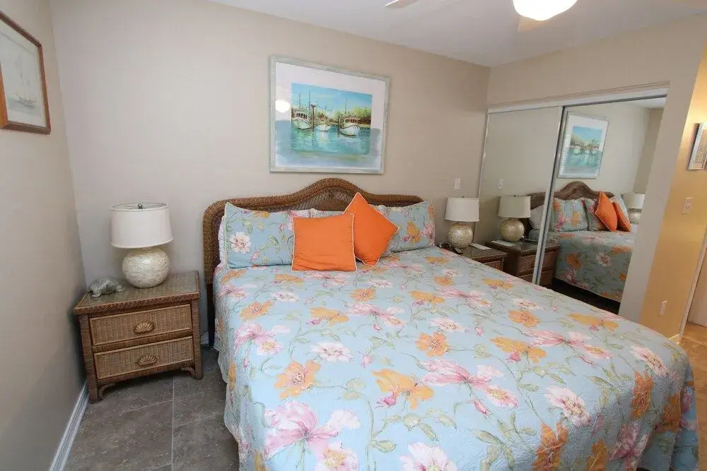 Alabama Sands #10 2 Bedroom Condo by RedAwning