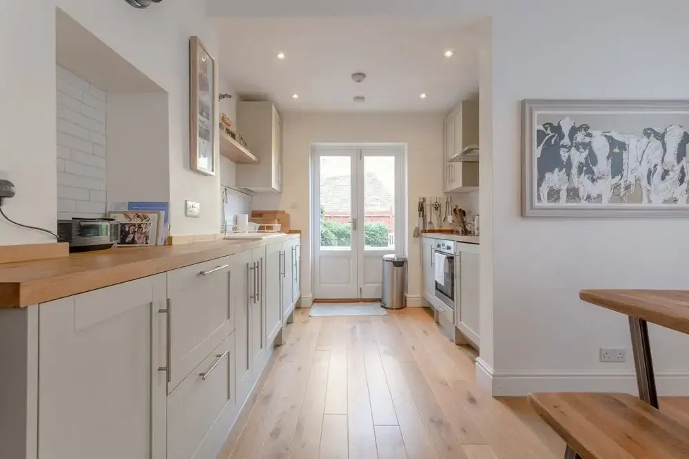 Well-decorated 2 Bedroom Garden Flat in Balham