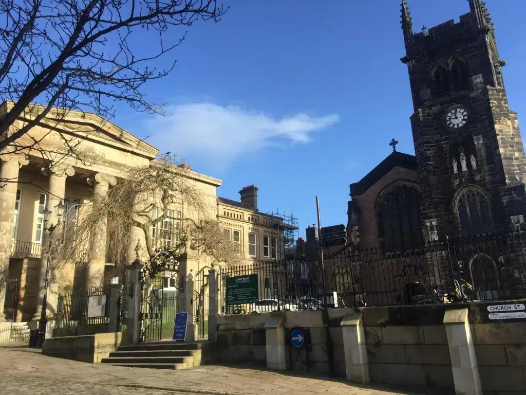Former 16th Century Inn - In the heart of Macclesfield, gateway to the Peaks