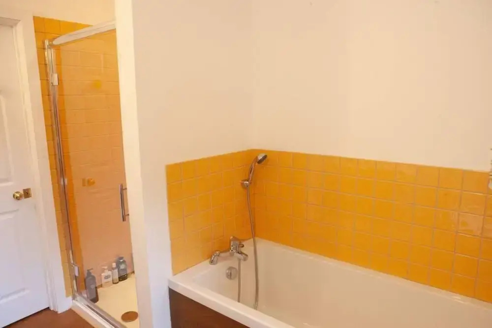 Spacious 3 Bedroom Georgian House in Bristol