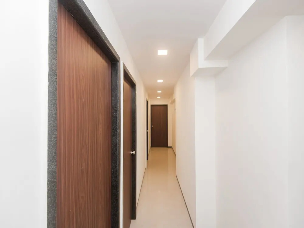 Oyo 15717 Rk Residency