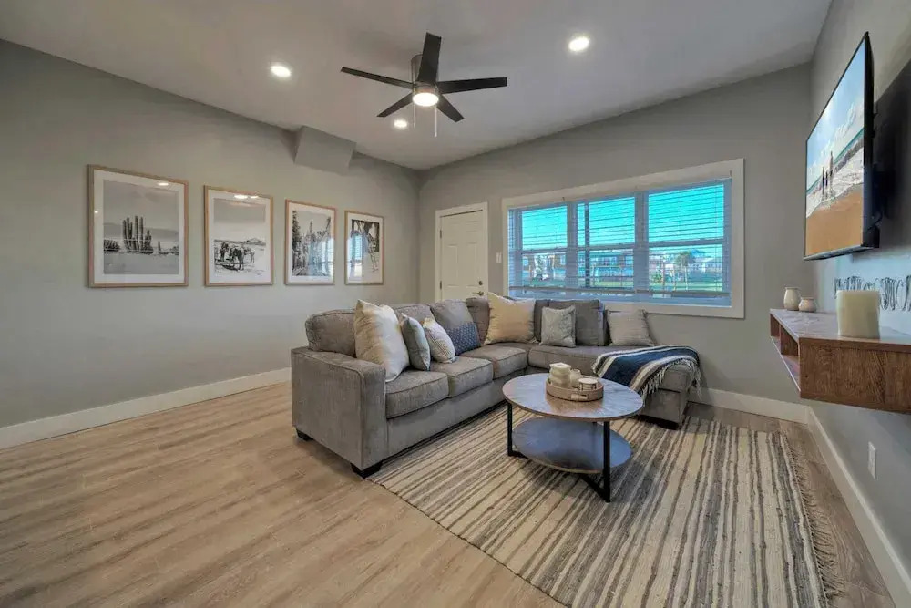 Sleeps 22 3 Condos in Beachfront Complex w/ Pool, Pickleball Island Retreat