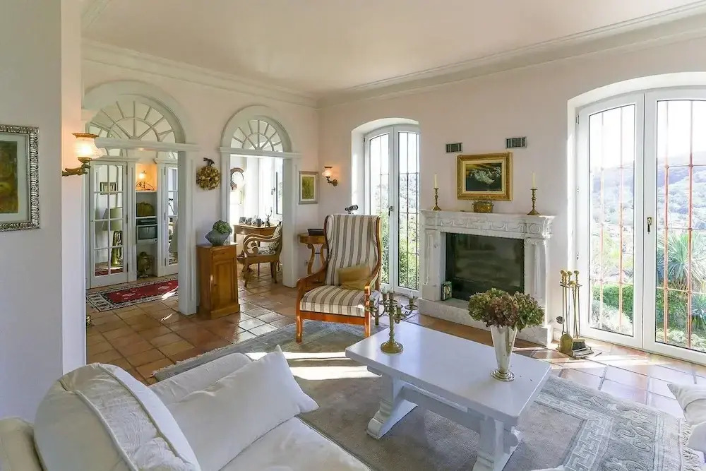 Luxury Italian Lakes Villa With Pool. 360 Degree Views. Sleeps 11