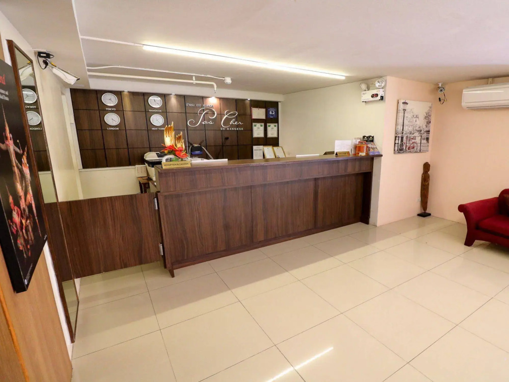 NIDA Rooms Bang Rak Emerald