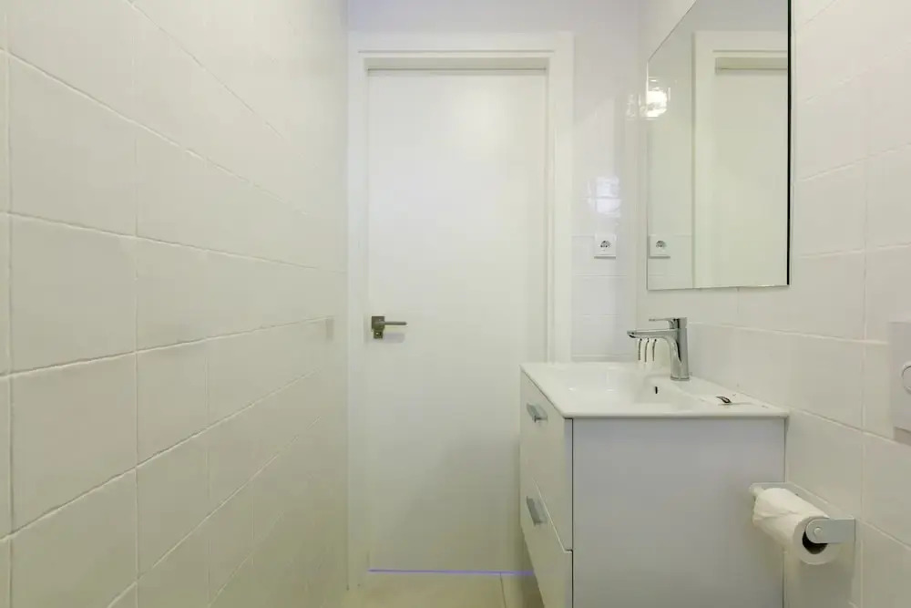 RENTHAS Calabeach Apartment