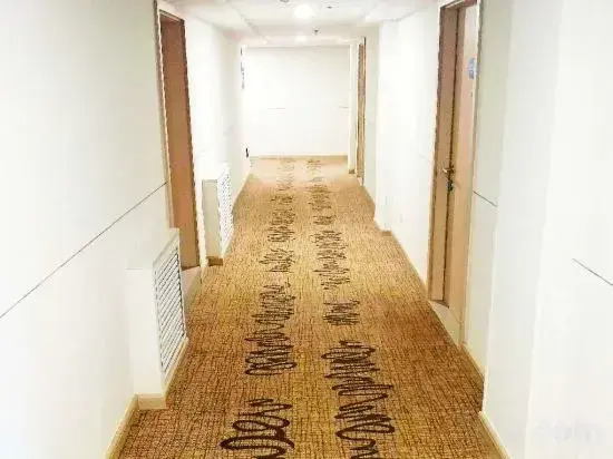 HanTing Hotel (Yanji Water Market)
