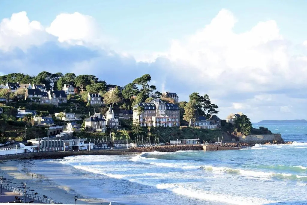 Appartement au dernier étage plage de Trestraou à PERROS-GUIREC - ref 858