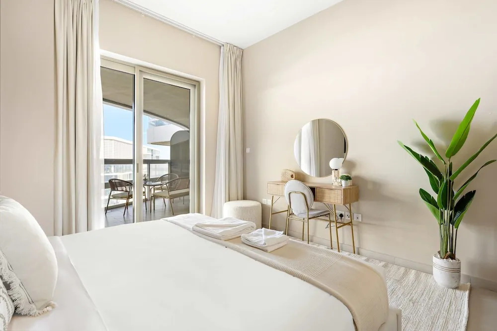 Silkhaus 1BR Maid Saadiyat Beach Access